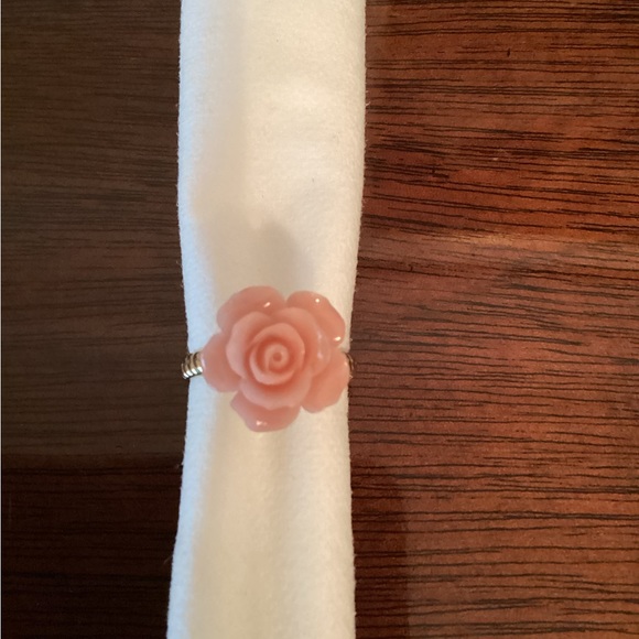 NWT and Box Ariella Collection Five Stackable Rings 14k Gold plated Size 8 - Picture 4 of 14